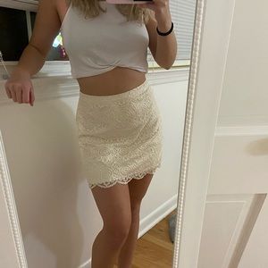 Cute hollister skirt!